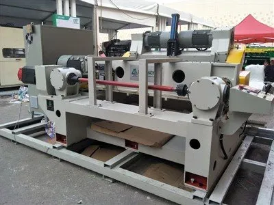Cast Iron Veneer Spindleless Peeling Machine
